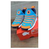 Size 10 Kids Nike Dynamo Go shoes