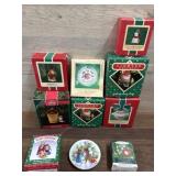 9- Ornaments Hallmark, Merry miniatures, lighted