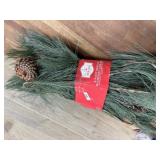 9 Ft. Non lit garland