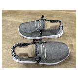 Hey dude slip on shoes - size 9