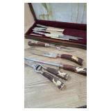 Knife and serving carving set