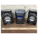 Blackweb CD radio with speakers