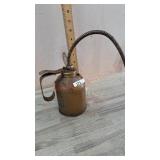 Oil can