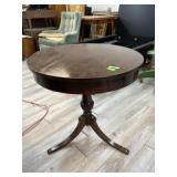 Round lamp table