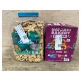 Animal Crackers and Fruit Bars Set