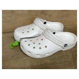 White Crocs Classic Clogs, Size Menï¿½s 6