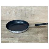 Nonstick Fry Pan with Black Handle