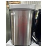 Nine stars tall kitchen automatic trash can