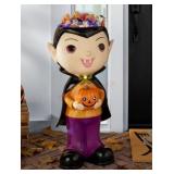 30ï¿½ Dracula door greeter