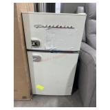 Frigidaire retire mini fridge