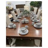 Reeded Apron Gemelina dining table with 3 leaves