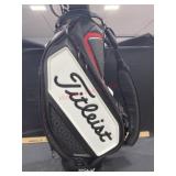 Titleist black and white golf bag no front cover