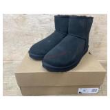 UGG Womenï¿½s Classic Mini II Boots, Size 10