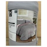 Full/Queen Gray Comforter Set