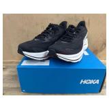 Hoka Clifton 10 Running Shoes in Black