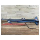 Vintage tri pod bumper jack with 2 red bars