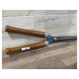 Wood handle hedge shears
