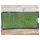 Artificial grass putting mat