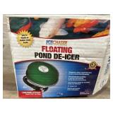 Floating pond de icer