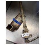 Commercial can opener
