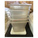 5- 4 inch food containers with one lid