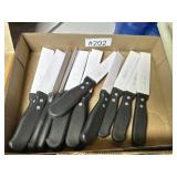 Lot of 12 steak knives