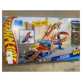 Hot Wheels City Motorized Playset with Cars