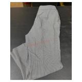 Women's Size 8 Black and White capris