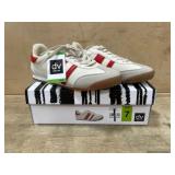 Women's Size 7 Sneakers With Box