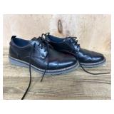 Men's Black Leather Lace-Up Shoes, Size 8