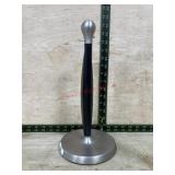 Metal paper towel holder