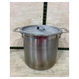 Stainless stock pot with lid