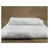 Set of white bath mats 20x30 and 24x60