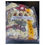 Women's Holiday Fleece Set in Medium