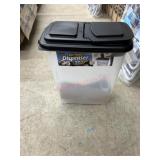 8 gallon food dispenser