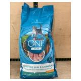 Purina ONE Plus Cat Food Sensitive Skin & Stomach
