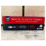 600 Heavyweight White Plastic Forks