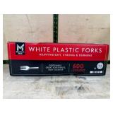 600 White Heavyweight Plastic Forks