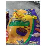 Dry Cat Food With Chicken, Turkey, and Fish