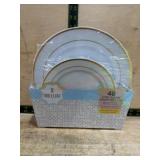 48 Luxe Plastic Plates with Gold Trim