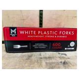 600 White Plastic Forks