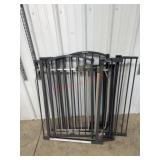 Three adjustable child gate