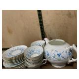 24 Piece Coalport Karebell pattern tea and