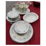 8 place setting  Noritake Buenavista China with