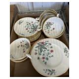 22 pieces Lenox Country Garden cups and saucers