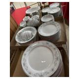 Complete set of 12 place settings Noritake