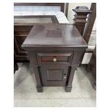 BERHARDT RAISED PANEL KNIGHT STAND