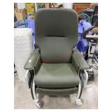 Lumex deluxe clinical care recliner