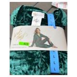 Green Velour 2-Piece Sleepwear Set, Size L