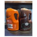 Buffalo sauce and bbq sauce